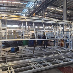 走进方舱加工车间：从型钢骨架到整舱交付